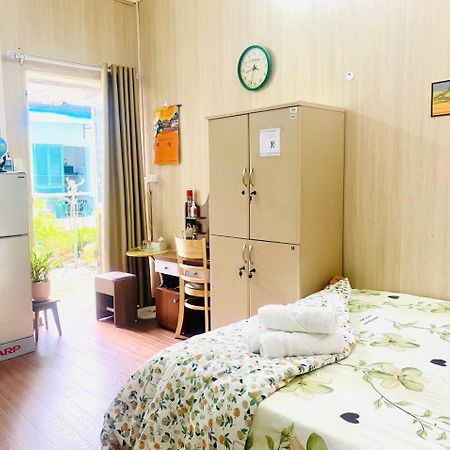 Cozy Homestay With Large Bed, Private Bathroom, Large Balcony ハノイ市 エクステリア 写真