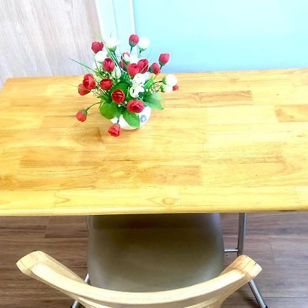 Cozy Homestay With Large Bed, Private Bathroom, Large Balcony ハノイ市 エクステリア 写真