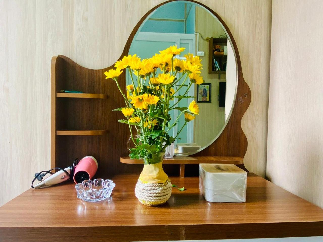 Cozy Homestay With Large Bed, Private Bathroom, Large Balcony ハノイ市 エクステリア 写真