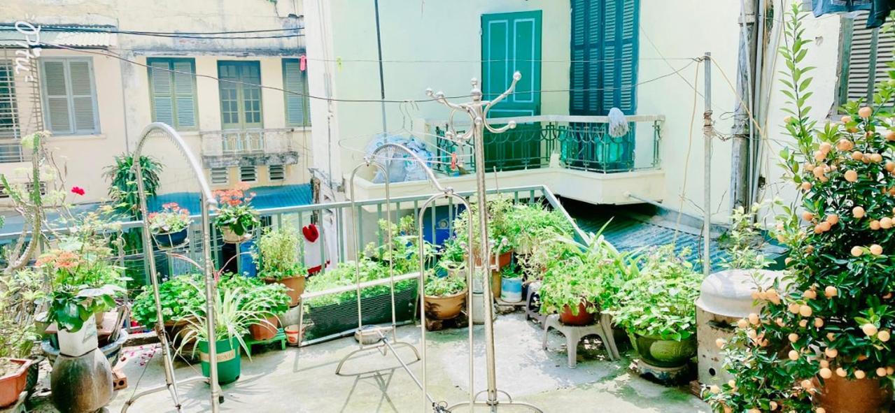 Cozy Homestay With Large Bed, Private Bathroom, Large Balcony ハノイ市 エクステリア 写真