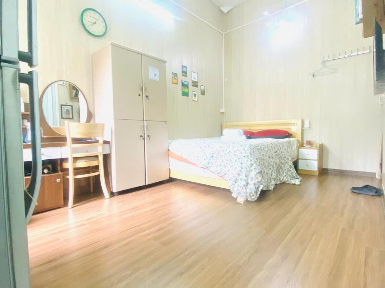 Cozy Homestay With Large Bed, Private Bathroom, Large Balcony ハノイ市 エクステリア 写真